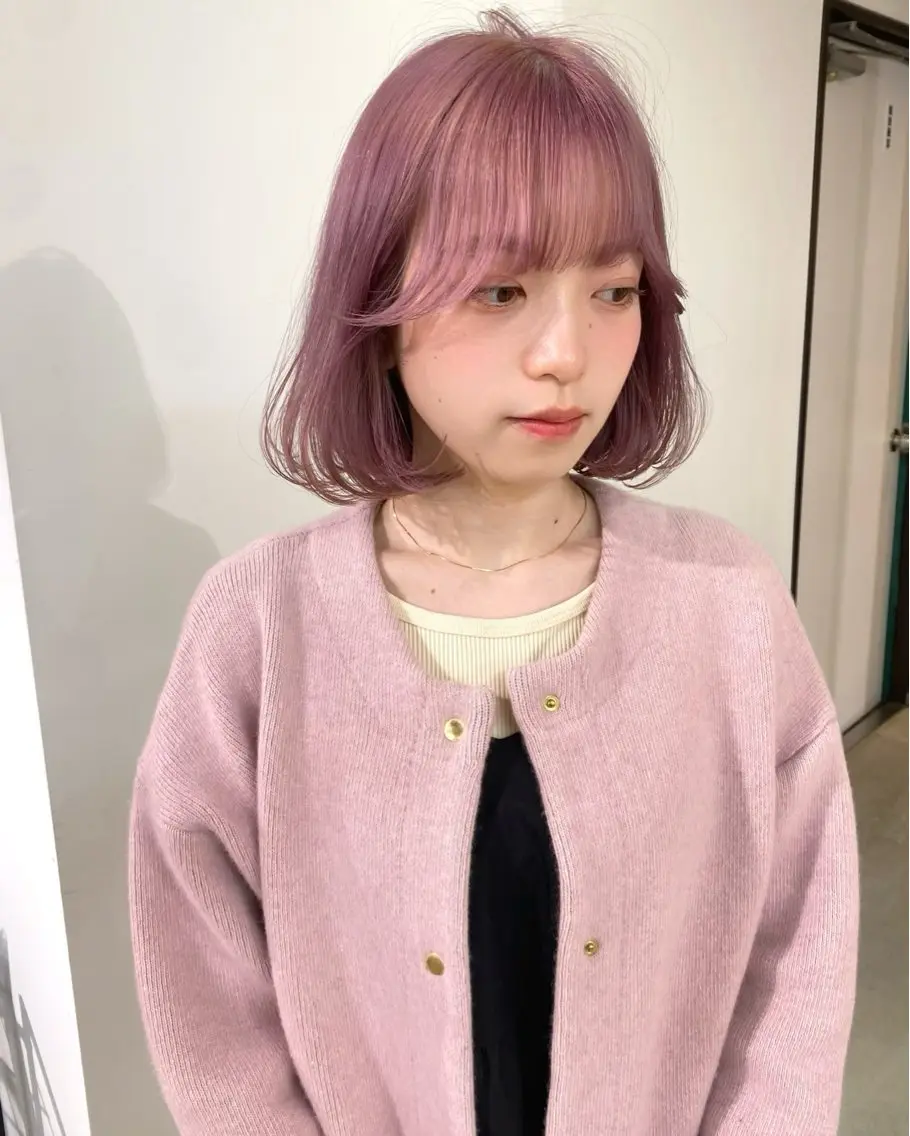 ショート カラー 切りっぱなしボブ ショートボブ ボブレイヤー ボブ 顔まわりレイヤー mizuki/ピンク ベージュ.レイヤーのヘアスタイル