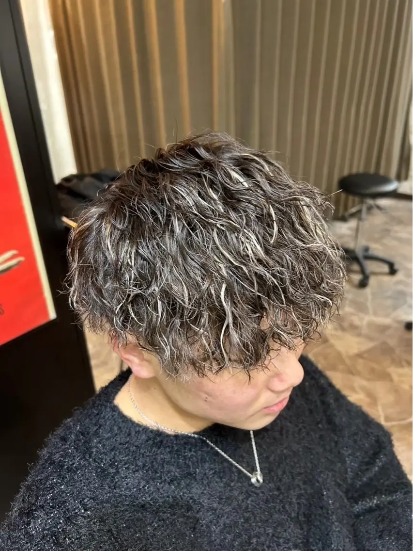 ショート パーマ ツイストスパイラルパーマ スパイラルパーマ HRK 1st.メンズサロンのヘアスタイル