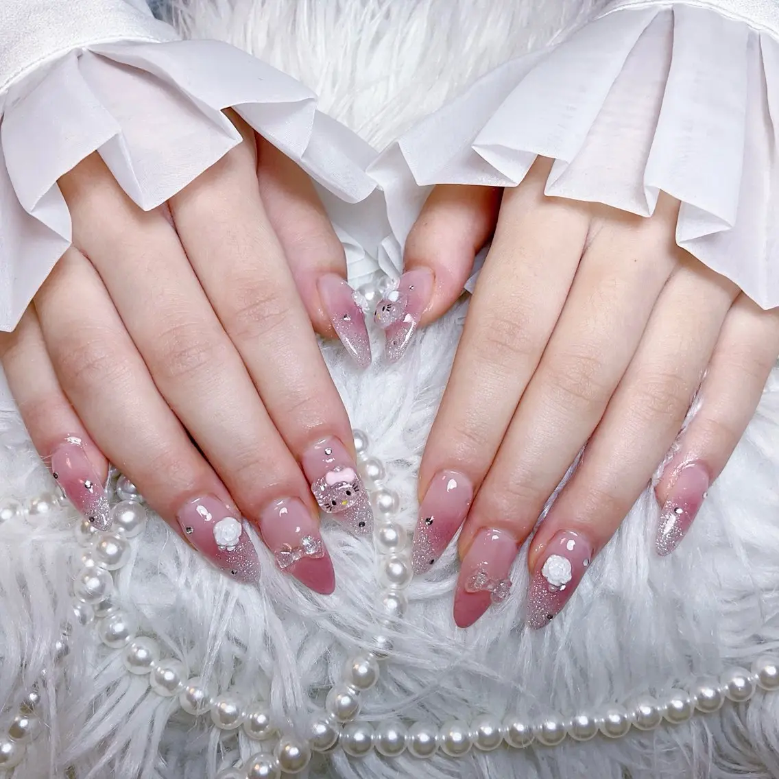 ネイル ハンドネイル 🍭Yun nail hyejin🌸のネイルデザイン