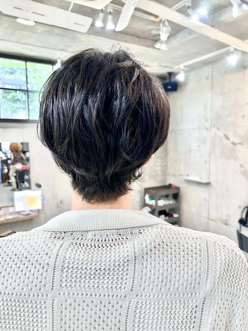 ショート パーマ メンズ カルマパーマ マッシュ メンズパーマ メンズショート ショートヘア メンズパーマ ジンのヘアスタイル