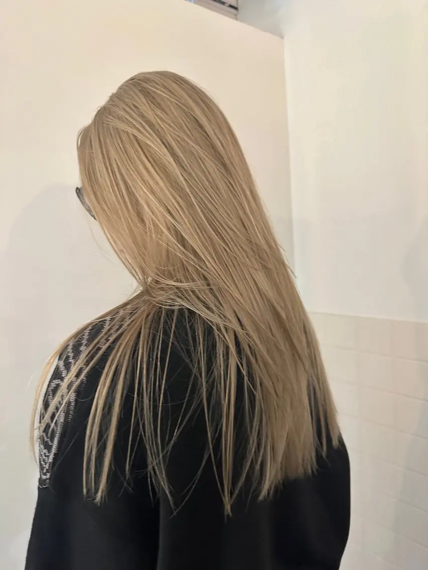 ロング カラー ヘアカラー 大木 紗也香のヘアスタイル