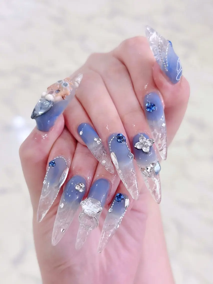 ネイル ハンドネイル ️🫧みつき/ 渋谷/痛ネイル️🫧のネイルデザイン