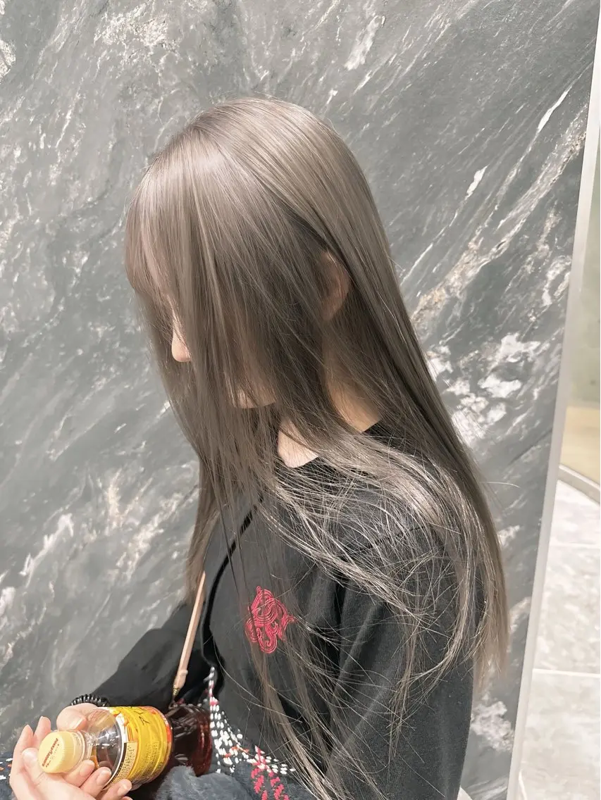ロング カラー カット ヘアカラー トリートメント 爆美女製造機 レイヤーのプロのヘアスタイル