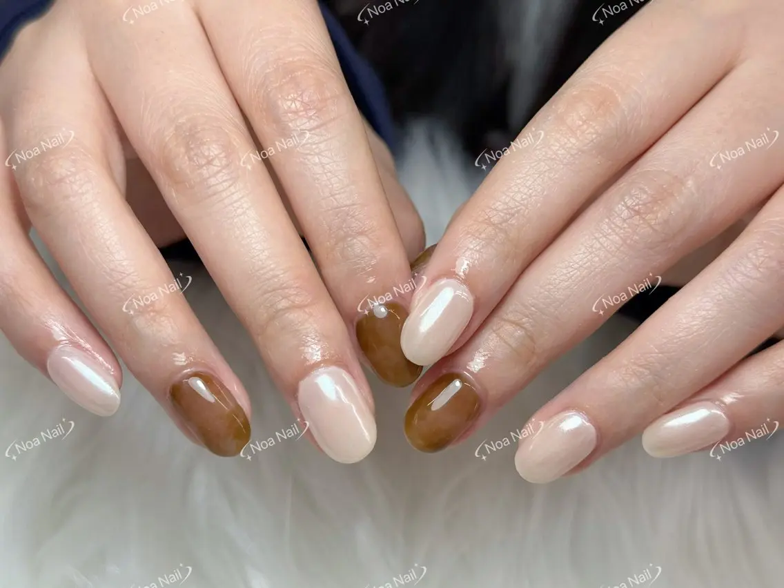 ネイル フレンチネイル グラデーション 韓国ネイル マグネットネイル 持ち込み ハンドネイル Noa Nailのネイルデザイン