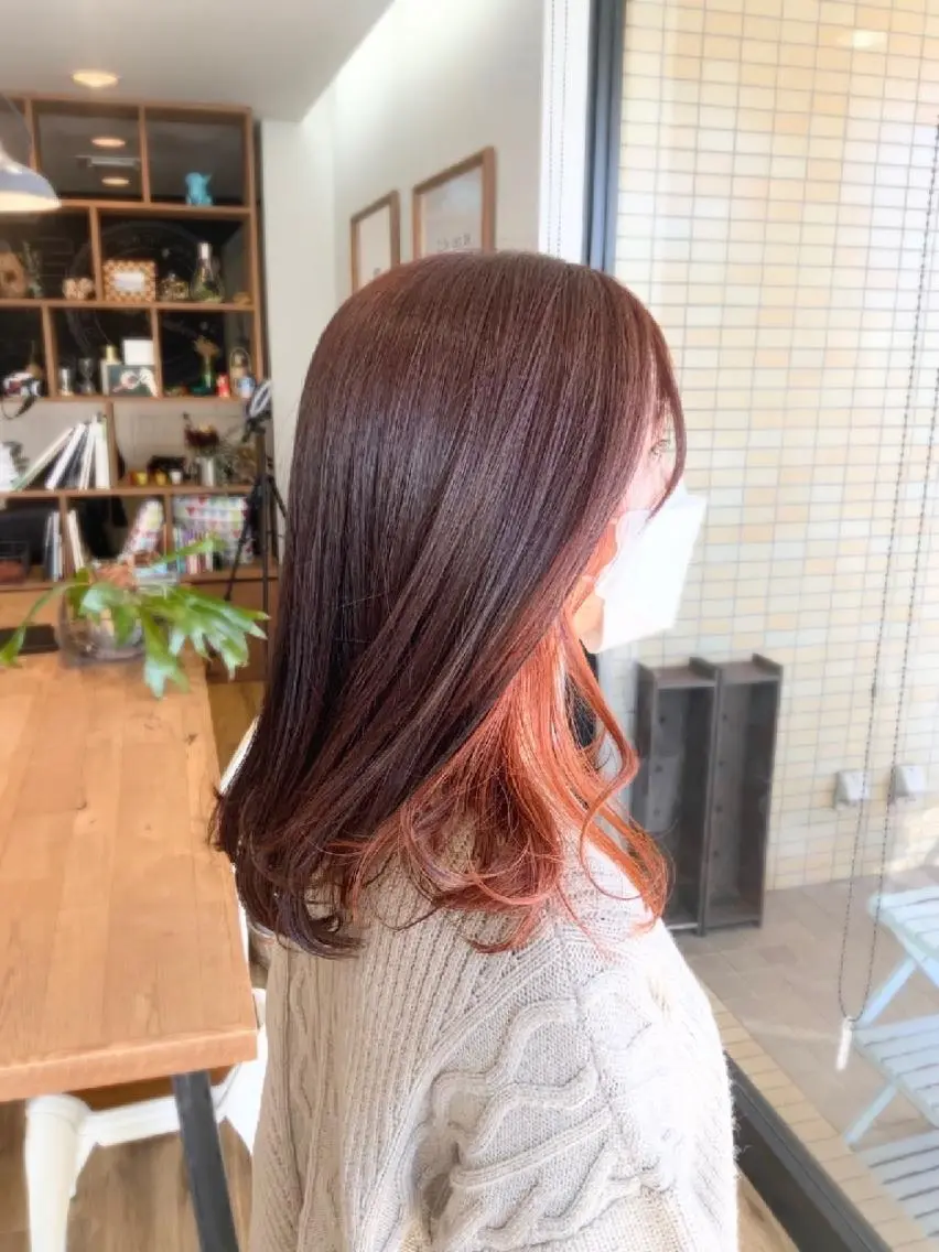【⭐イヤリングカラー⭐両サイドブリーチ➕全体ヘアカラー】トリーメント付の写真
