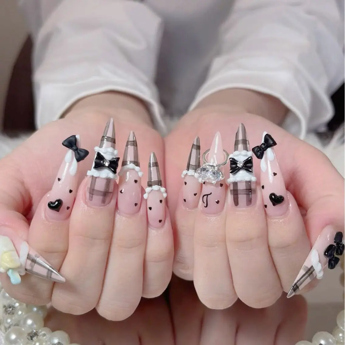 ネイル アートネイル ボルドー フレンチネイル ジェルネイル 氷ネイル・うるうるネイル ハンドネイル Julie NailSalonのネイルデザイン