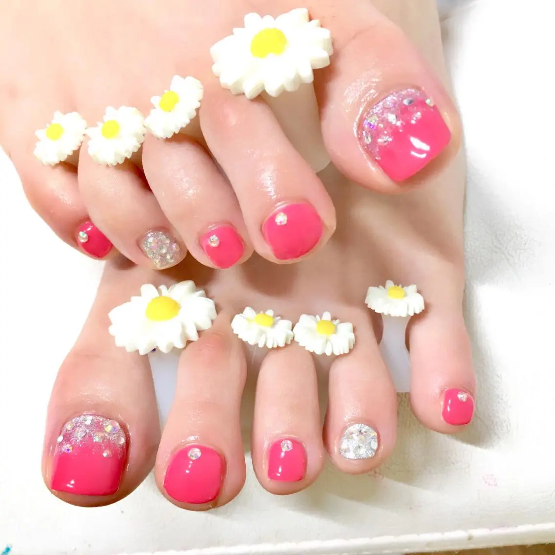 ネイル フットネイル ジェルネイル ミラーネイル パラジェル 春ネイル フットネイル clover nailのネイルデザイン
