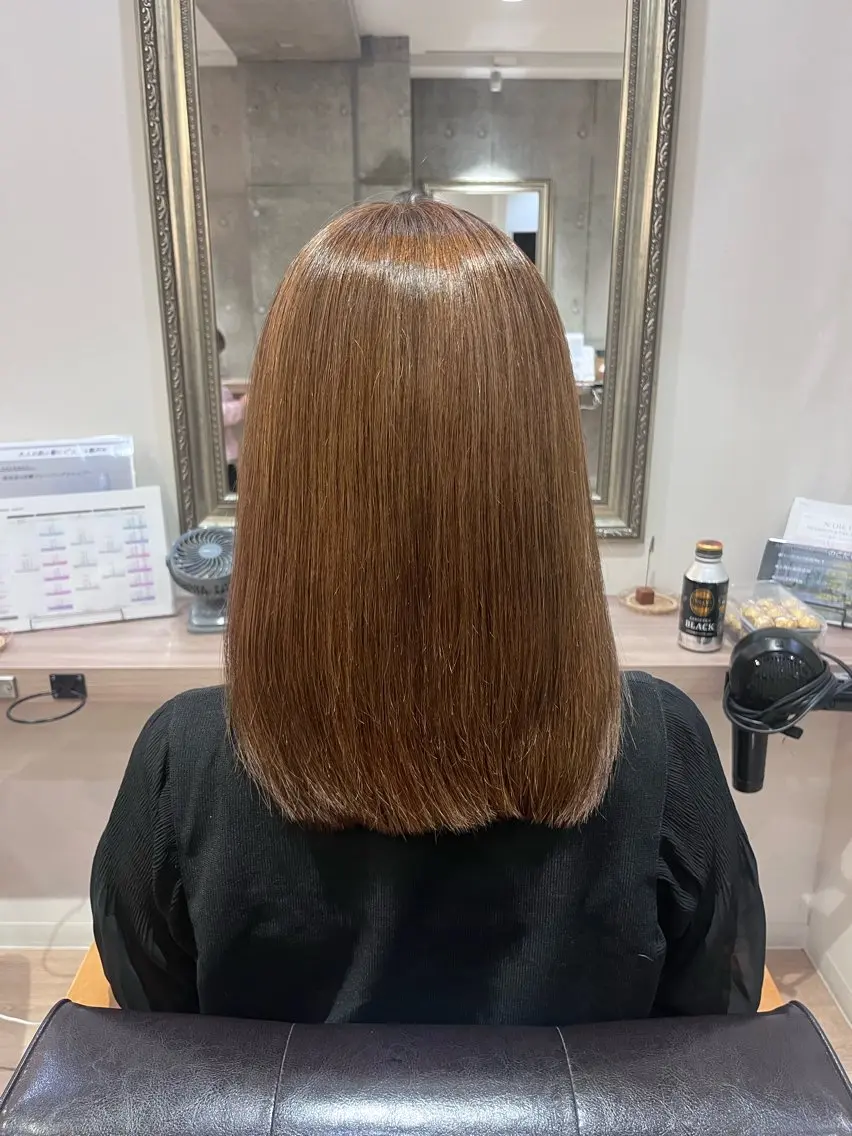 ミディアム カラー ブラウンカラー 岩井 紅のヘアスタイル