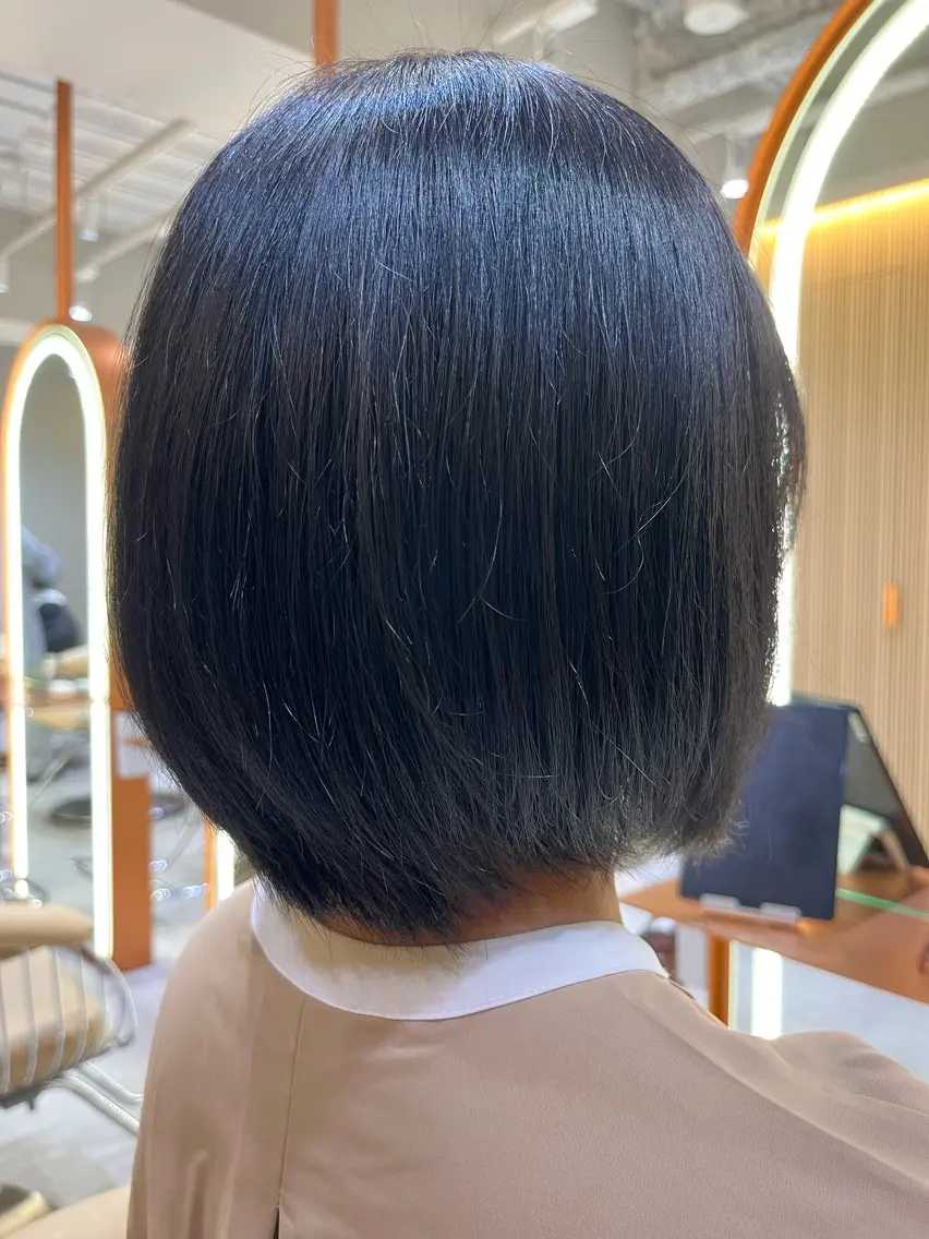 ショート じょー／ボブ カット/白髪ぼかしのヘアスタイル