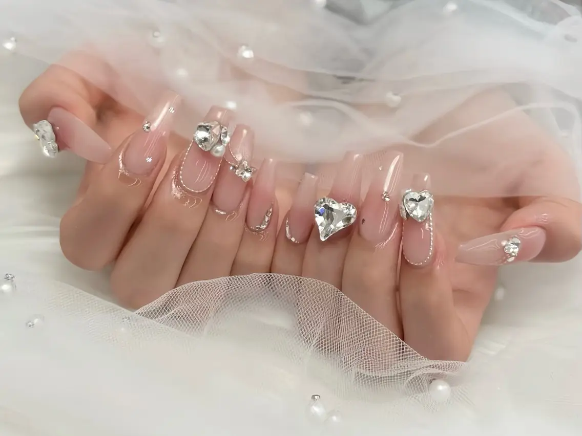 ネイル オーロラネイル チークネイル 桜ネイル クリアネイル ドット ハンドネイル Rin Nail 新大久保店のネイルデザイン