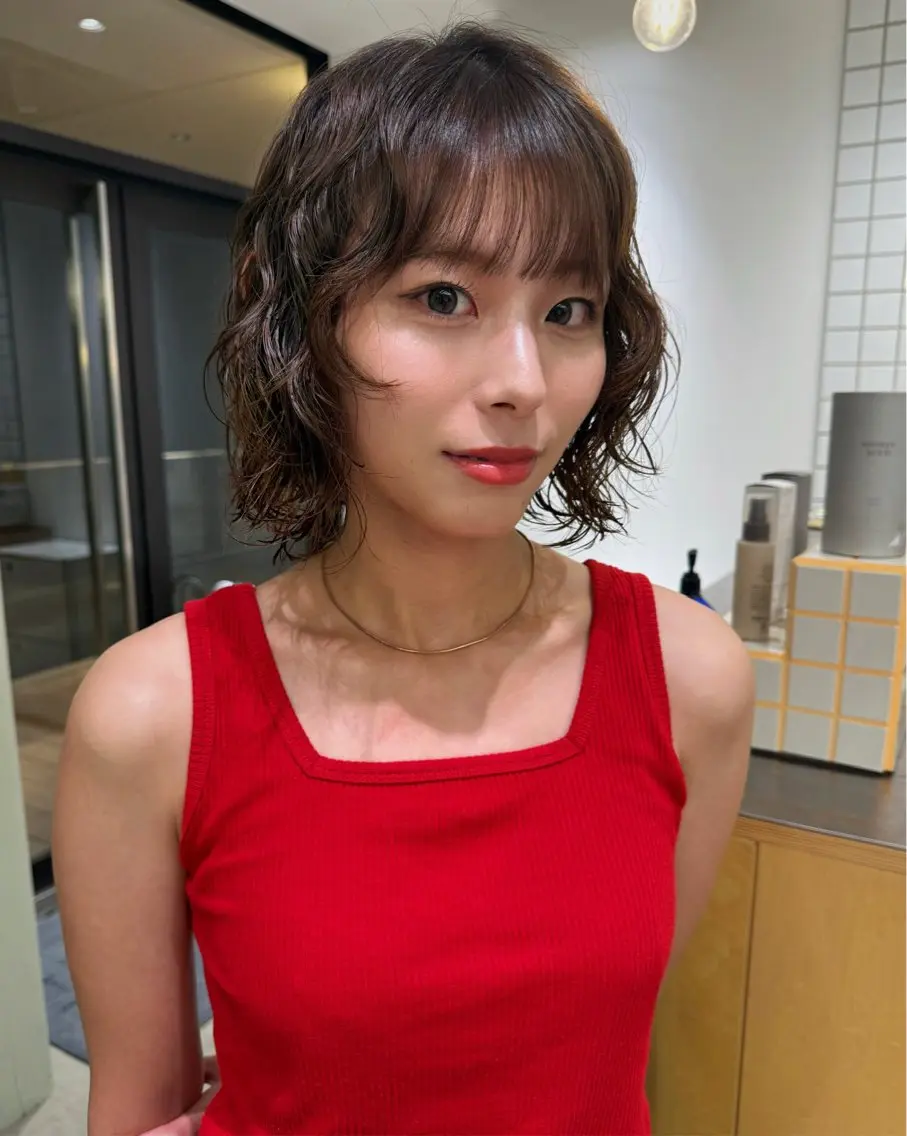 ミディアム パーマ ミディアムレイヤー ミディアムパーマ レイヤーカット カット パーマ 似合わせパーマ/ kazuのヘアスタイル
