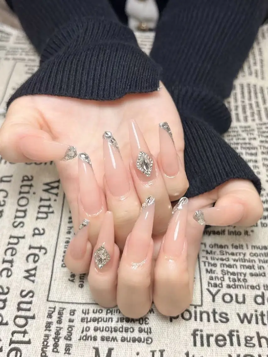 ネイル ENsalon AKIRAのネイルデザイン