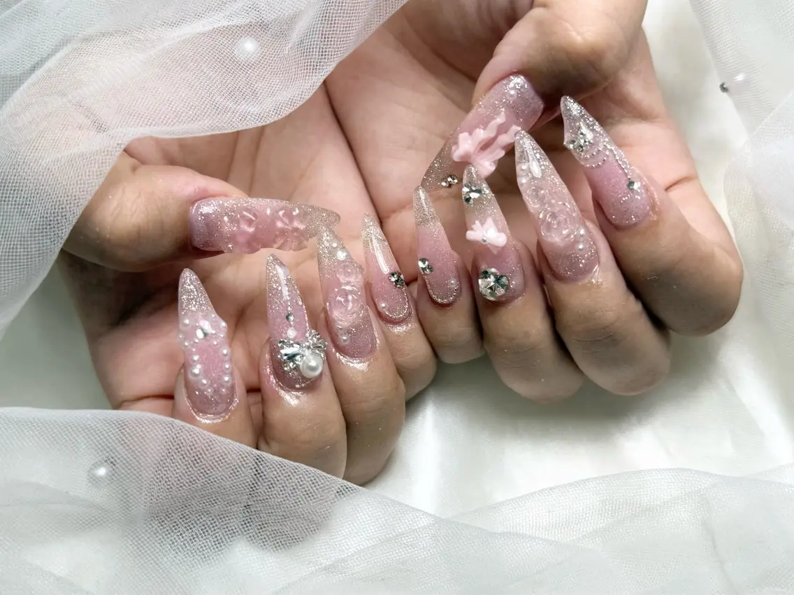 ネイル ハンドネイル Roi〈ロワ〉 Minakoのネイルデザイン