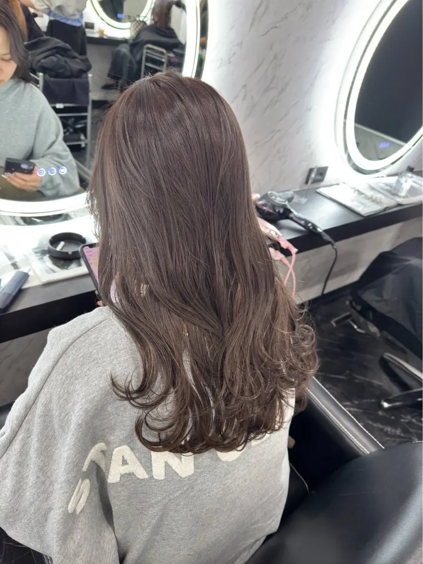 カラー LOHAS 優来(ユラ)のヘアスタイル