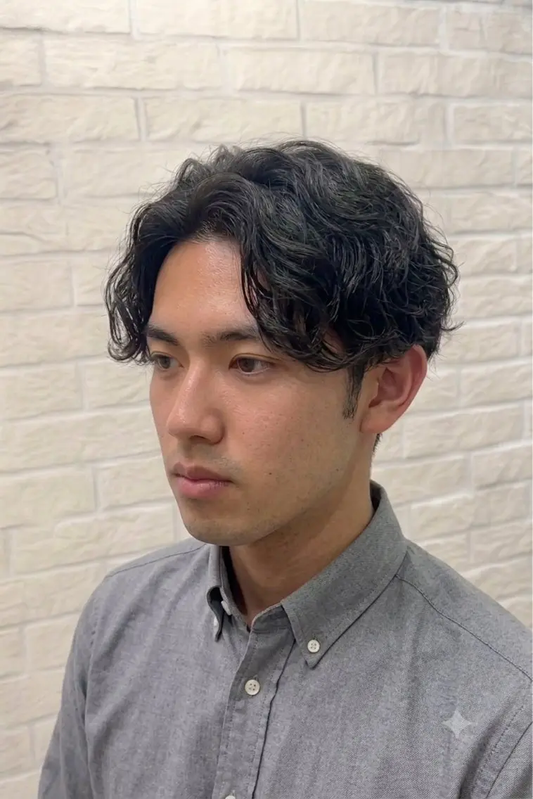 ミディアム メンズ 【メンズ特化】セン ターパート/保坂太一のヘアスタイル