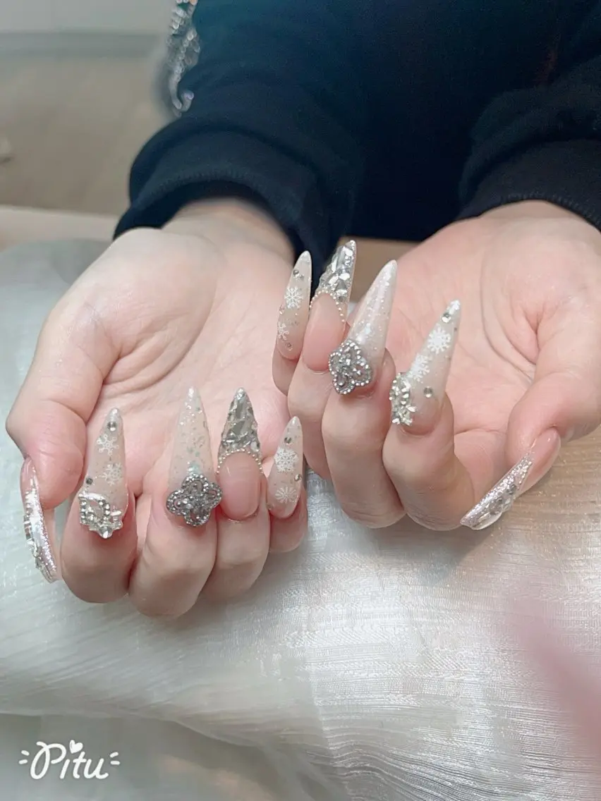 ハンドネイル Nie Nail Hinatachanのネイルデザイン