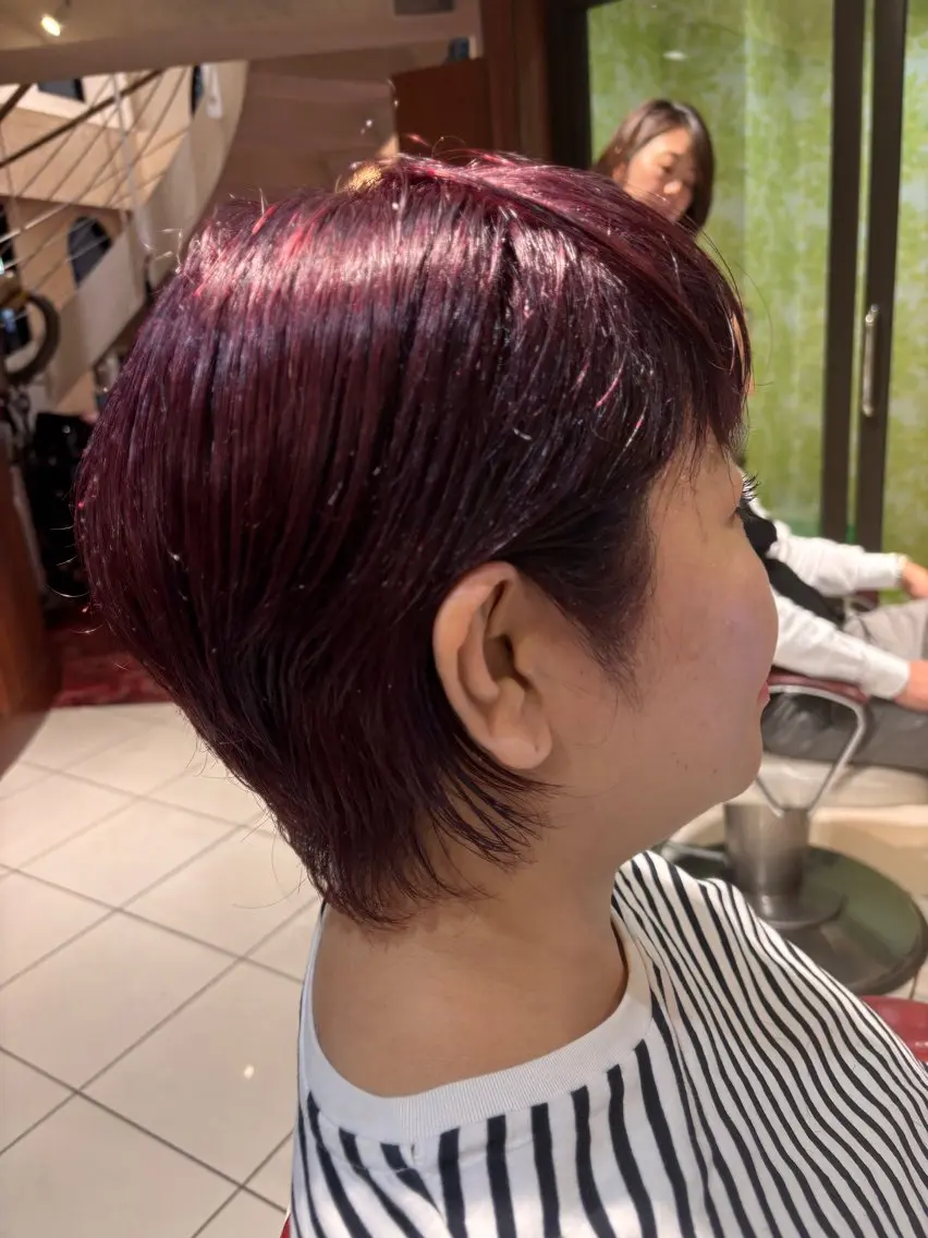 ショート カラー イルミナカラー ヨウコ YOKOのヘアスタイル