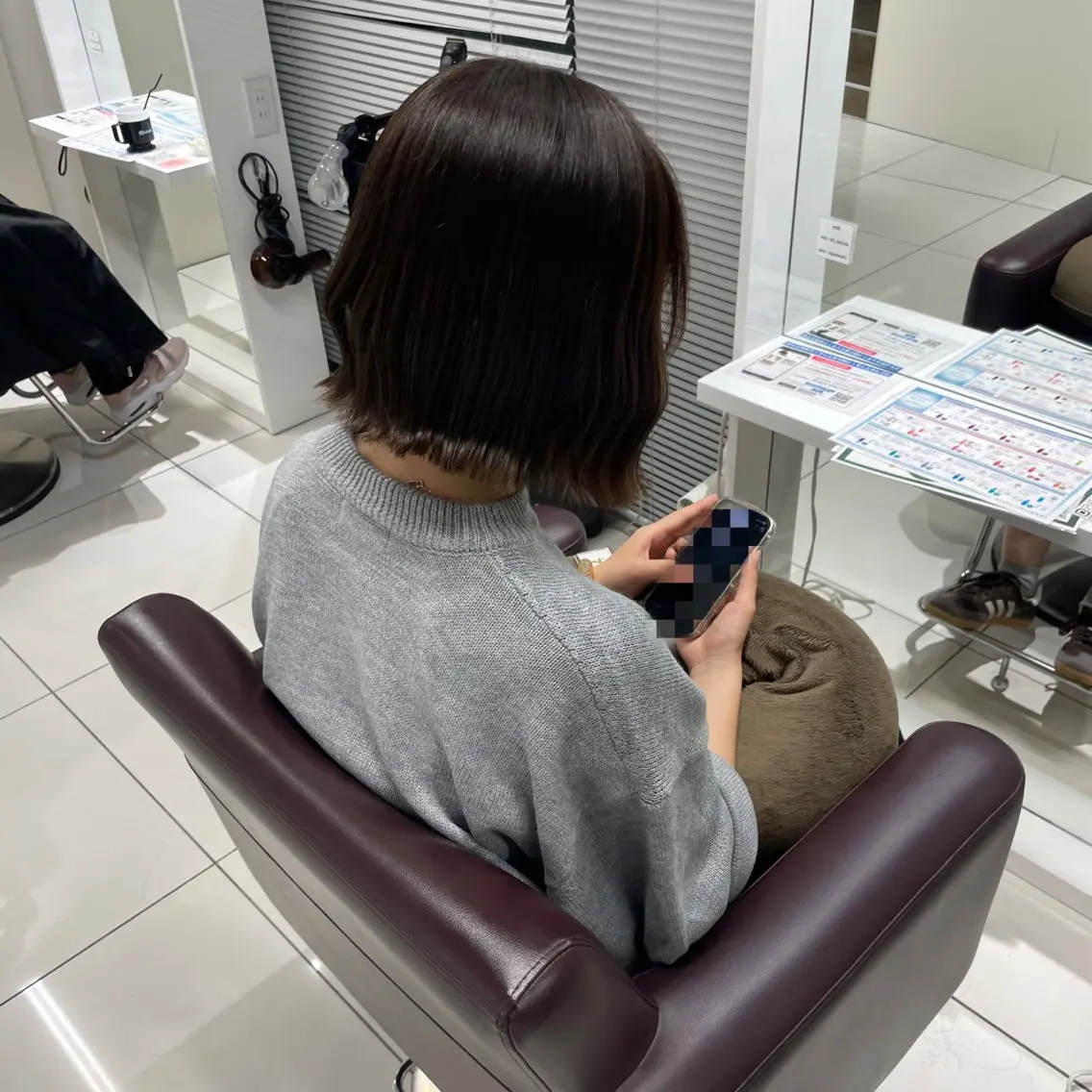 ミディアム カラー グレージュ オリーブグレージュ オリーブグレー yuzuna ハイトーン 天神のヘアスタイル