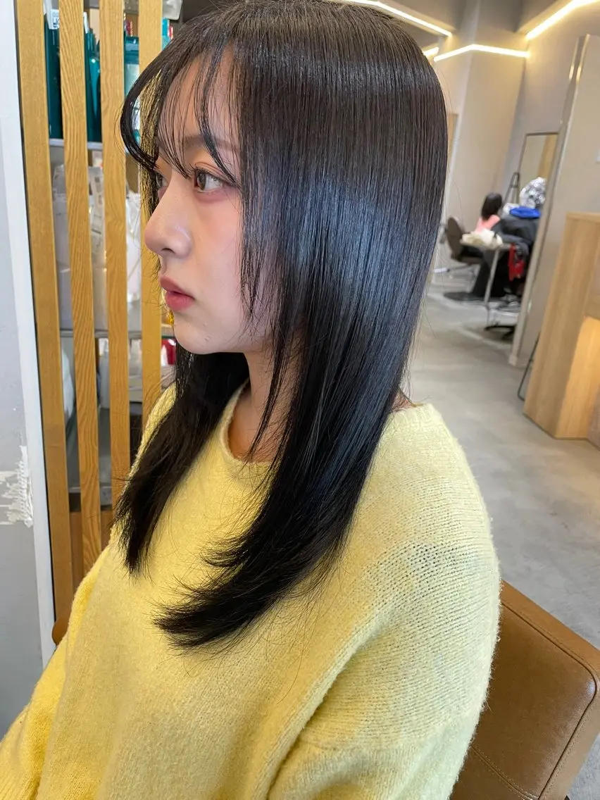 U24限定大人女子に大変身❣️黒染めor黒染めじゃないブラックカラートリートメント付き土日祝550円鎖骨下➕1100円の写真
