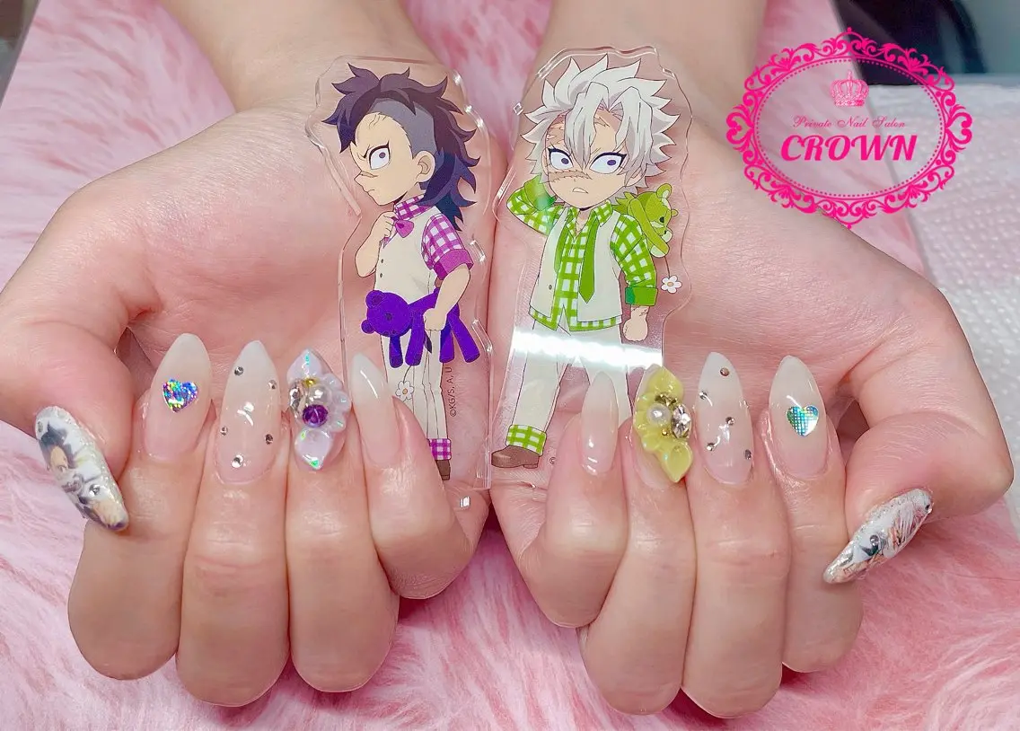 ネイル CROWN プライベートサロンのネイルデザイン