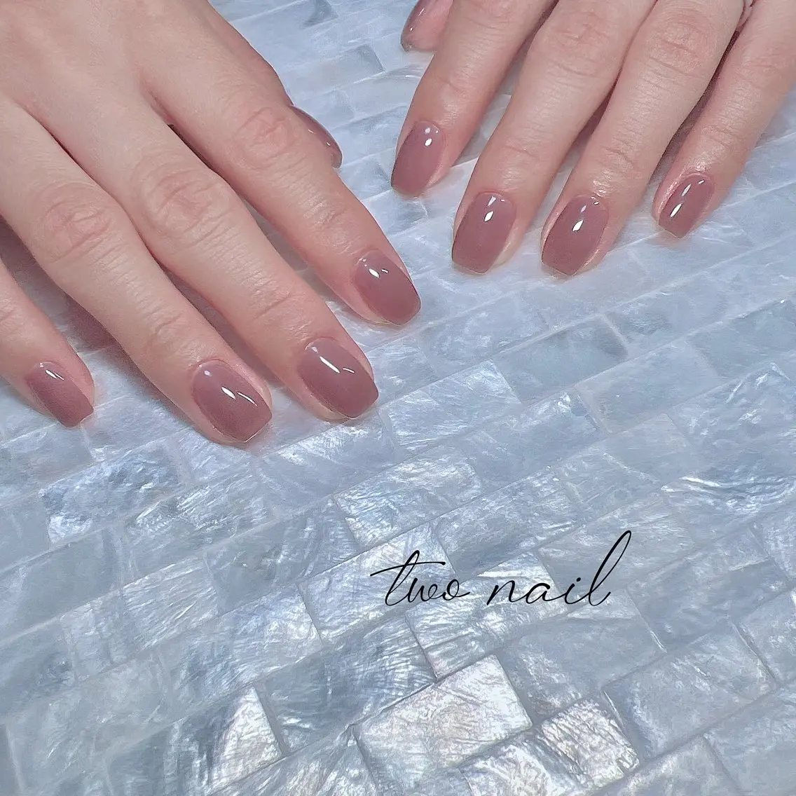 ネイル ブラウン ネイルチップ ホワイト ハンドネイル two nailのネイルデザイン