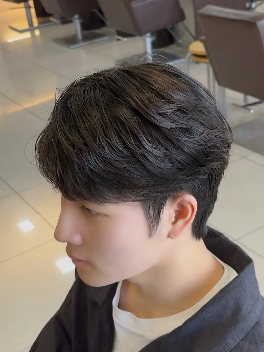 メンズ アイブロウ メンズアイブロウ カット 草薙メンズ縮毛矯正 💫緒方美柚のヘアスタイル