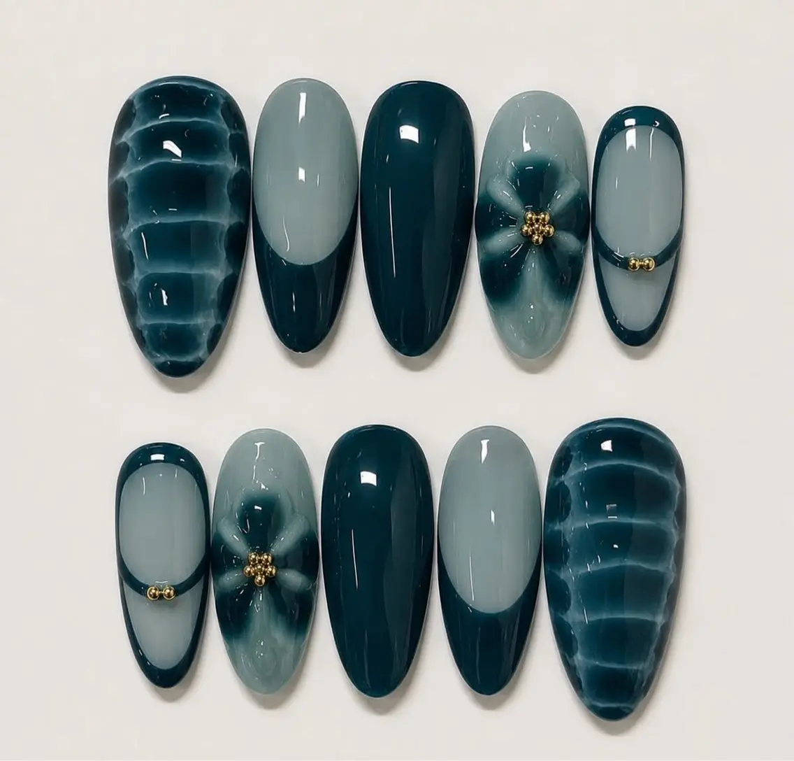 ネイル チークネイル ドット フレンチネイル グラデーション 韓国ネイル ハンドネイル Lisa Nail Salonのネイルデザイン