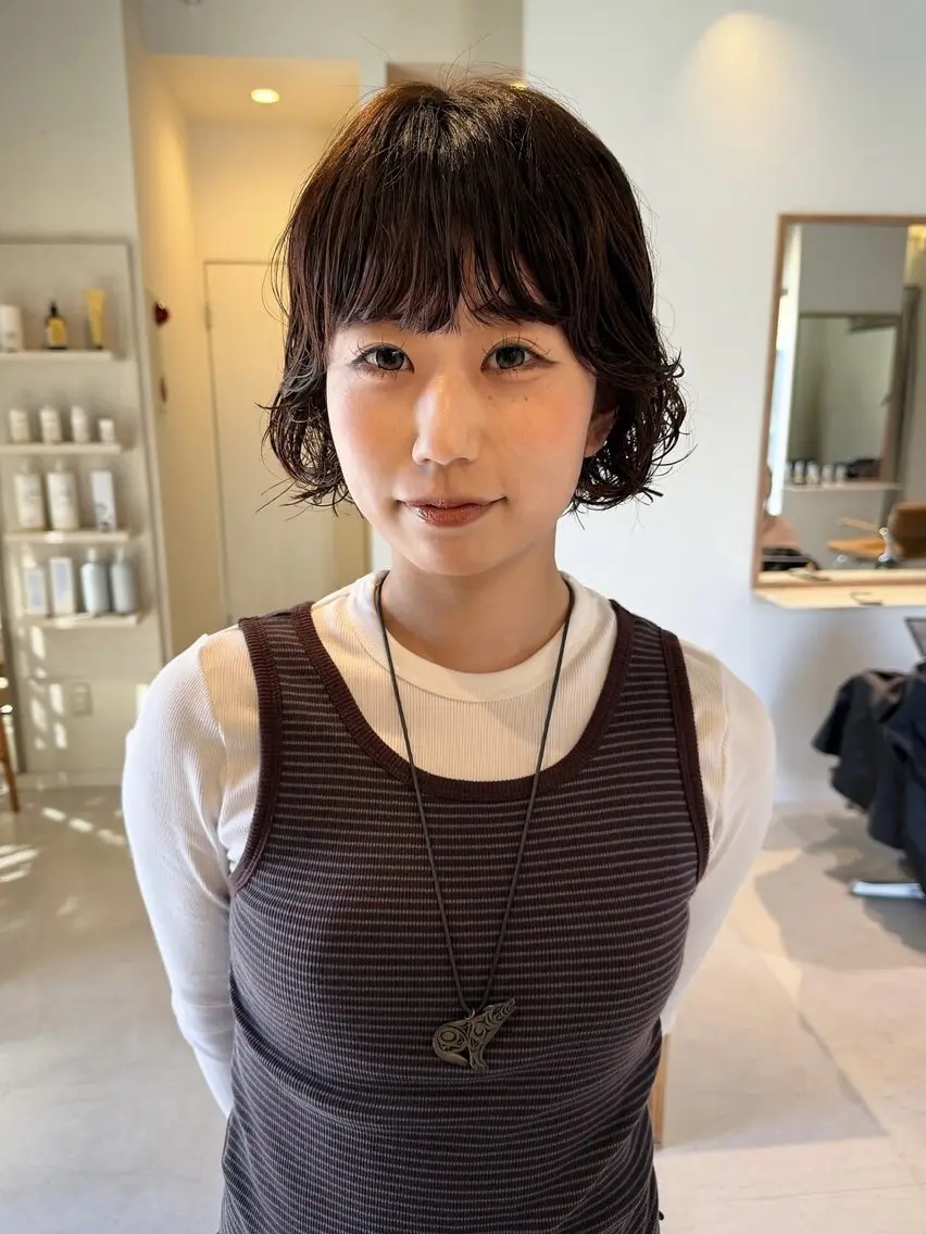 ショート パーマ パーマ🌀/縮毛🪡 透明感カラー🧊のヘアスタイル