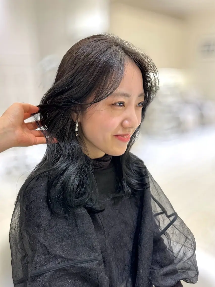セミロング カラー カット 🕊️ウルフカット 🕊️イオ🕊️のヘアスタイル