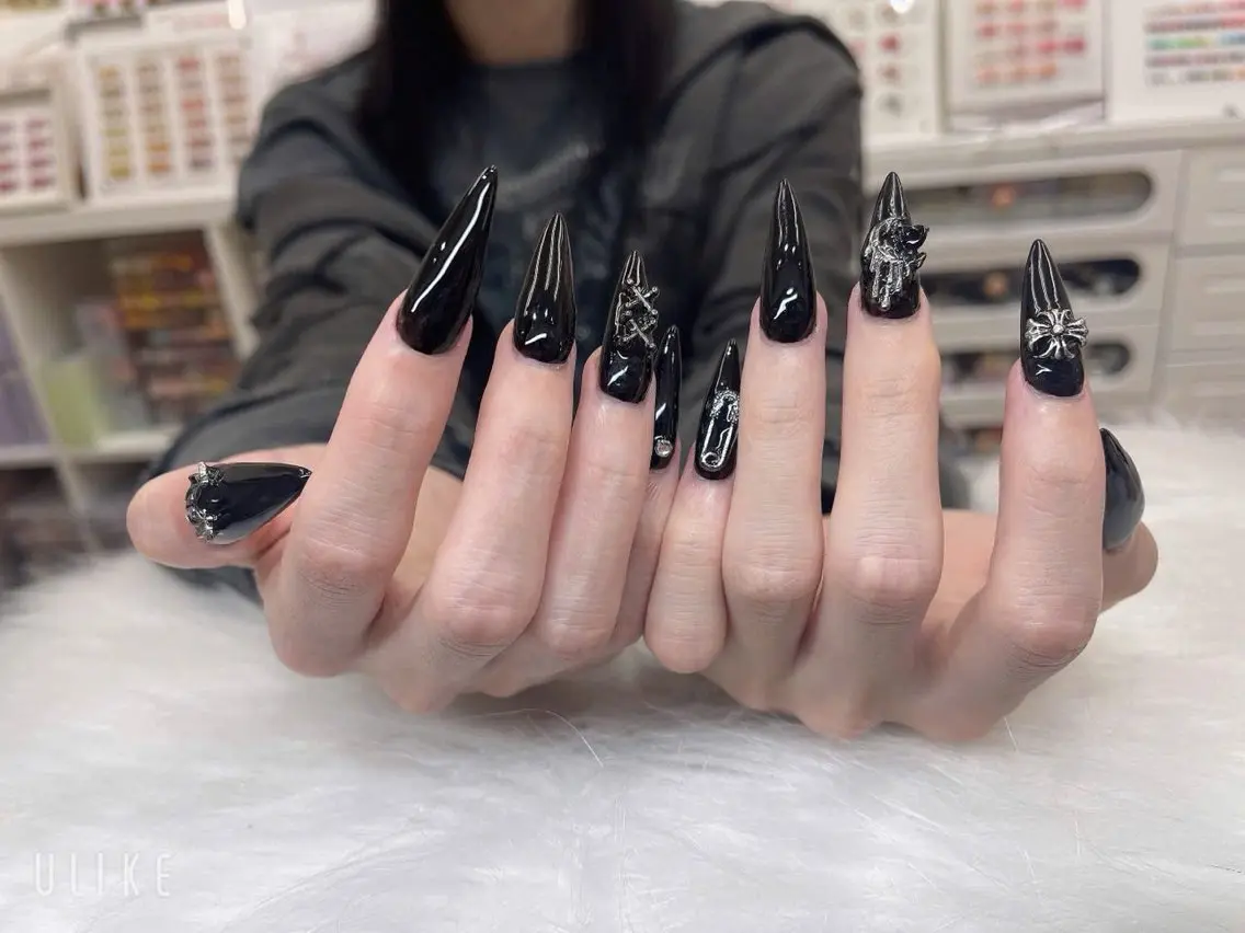 ネイル チークネイル フレンチネイル グラデーション キラキラネイル 韓国ネイル Minette nailHuongのネイルデザイン