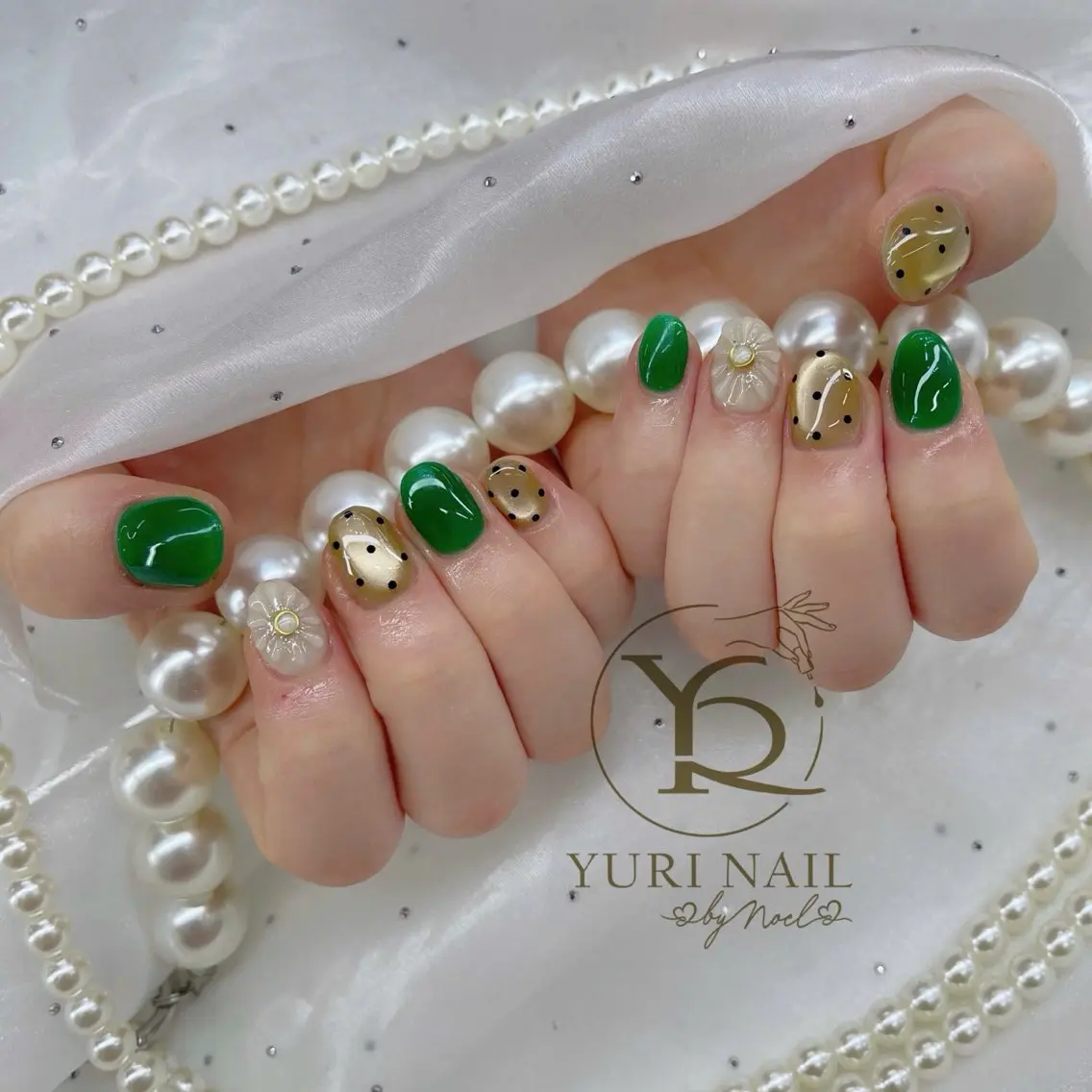 ネイル ハンドネイル フットネイル ハンドケア YURI Nail NARITAのネイルデザイン