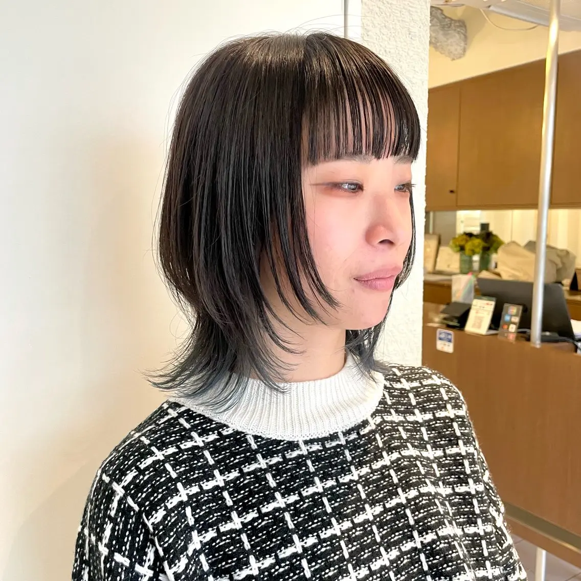 ミディアム カラー ブルーカラー ブルージュ レイヤーカット ウルフカット ウルフレイヤー 透明感カラー/ 寺田千雅子のヘアスタイル