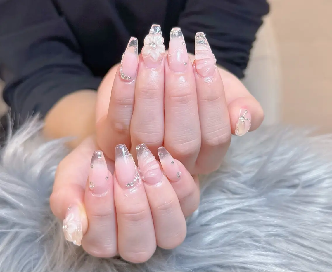 ネイル ハンドネイル ハンドケア Anh Nail 歌舞伎町のネイルデザイン