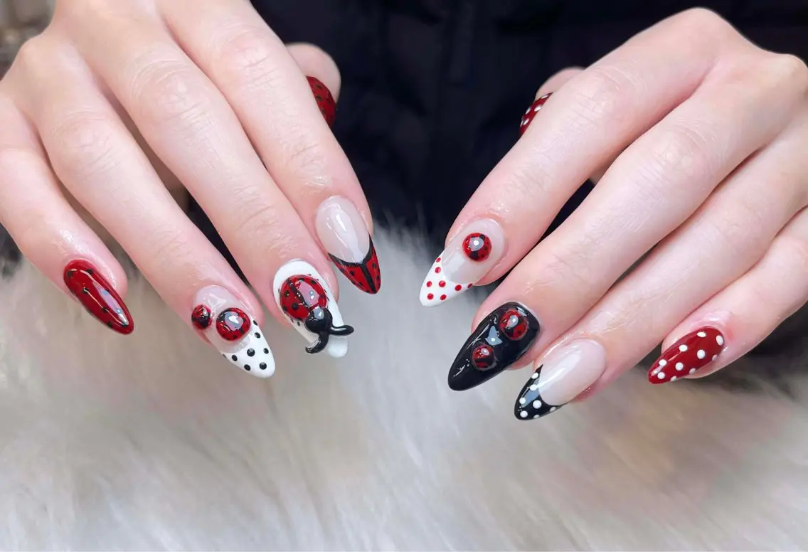 ネイル アートネイル ジェルネイル ニュアンスネイル オフィスネイル シンプルネイル ハンドネイル Nie Nail Shinokuboのネイルデザイン