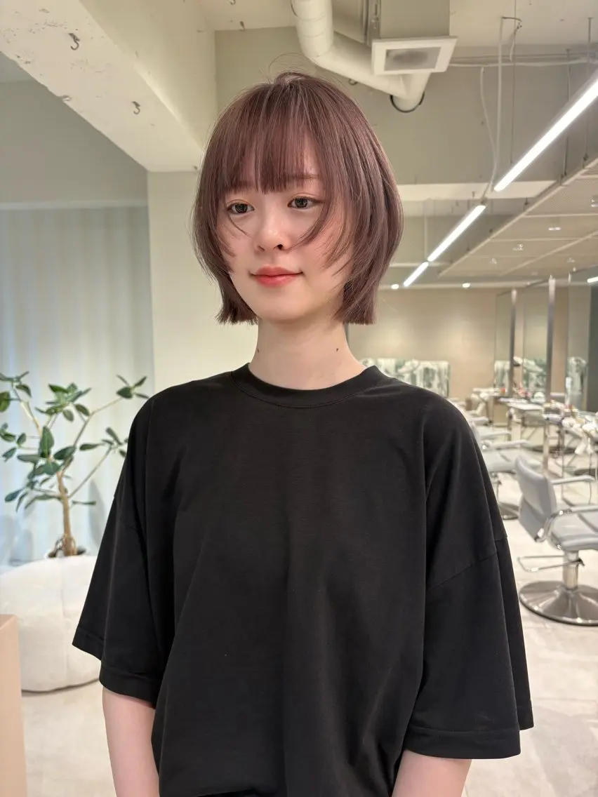 ショート カラー ボブレイヤー ベージュカラー ラベンダーカラー ラベンダーベージュ ボブ カット ヘアカラー 海外レイヤー /NAGISAのヘアスタイル