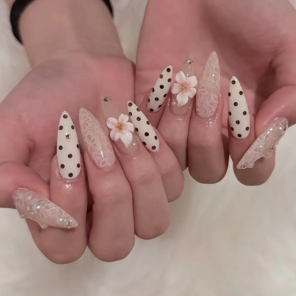 ネイル ハンドネイル Luna Gladeのネイルデザイン