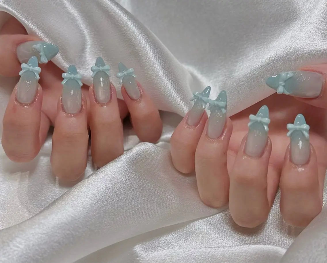 ネイル オーロラネイル チークネイル フットネイル フレンチネイル ジェルネイル ハンドネイル Nichi Nailsのネイルデザイン