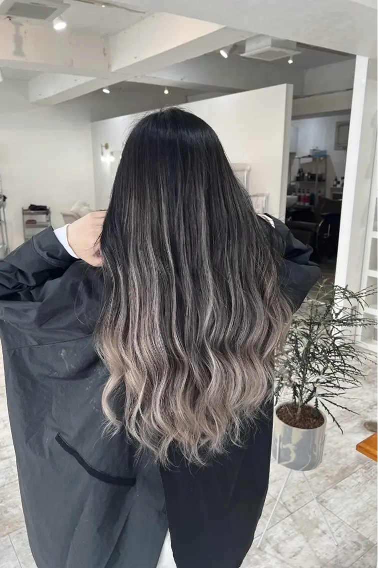 ロング カラー バレイヤージュ グレージュ レイヤーカット 指名数No.1 /NAOYAのヘアスタイル