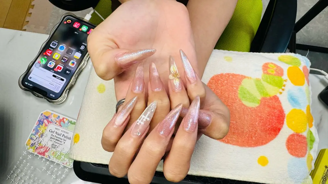 10本チップ長さ出し＋マグネットネイル＋アートの写真