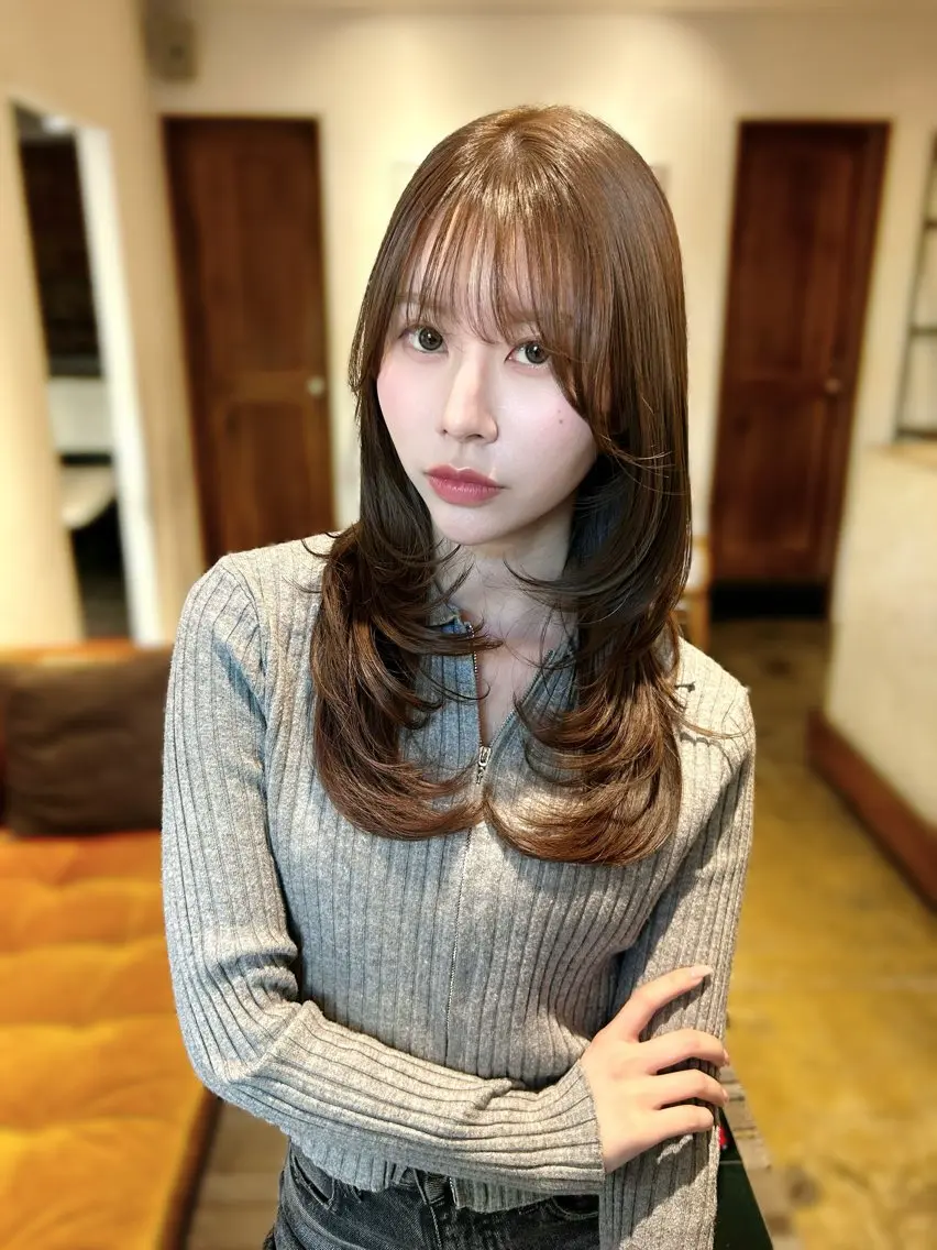 セミロング くびれヘア 顔周りカット 韓国風ヘア レイヤーカット スエキ タクミ／昭島のヘアスタイル