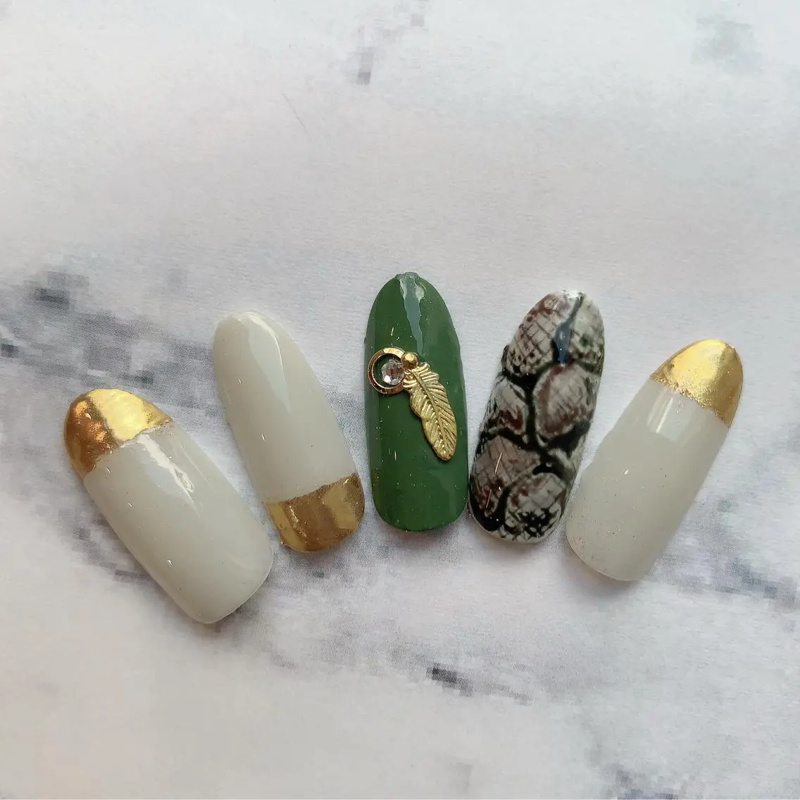 ネイル アニマル柄 ネイルチップ ハンドネイル フットネイル Adite nailのネイルデザイン