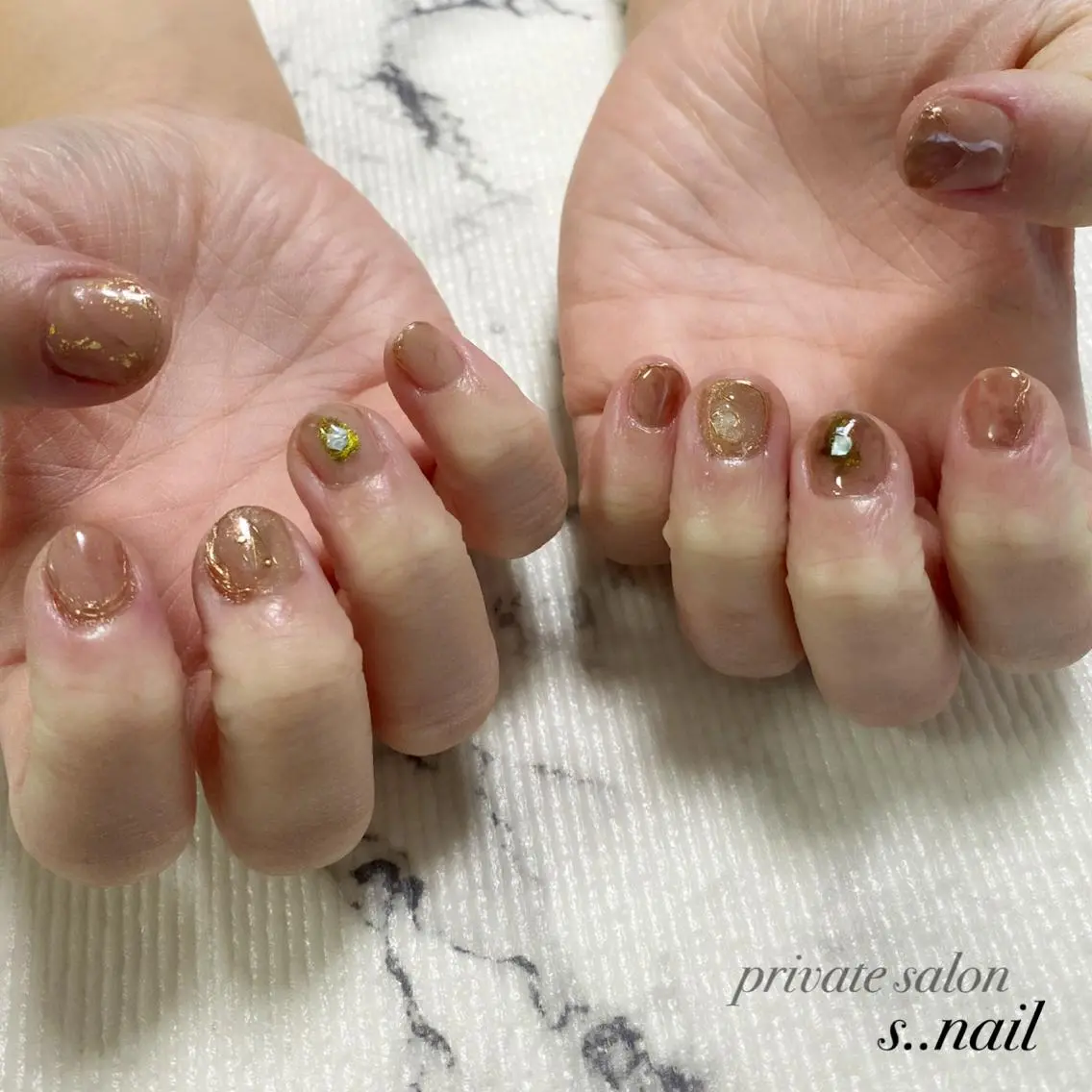 ネイル ブラウン ニュアンスネイル ハンドネイル フットネイル s..nail / MORITAのネイルデザイン