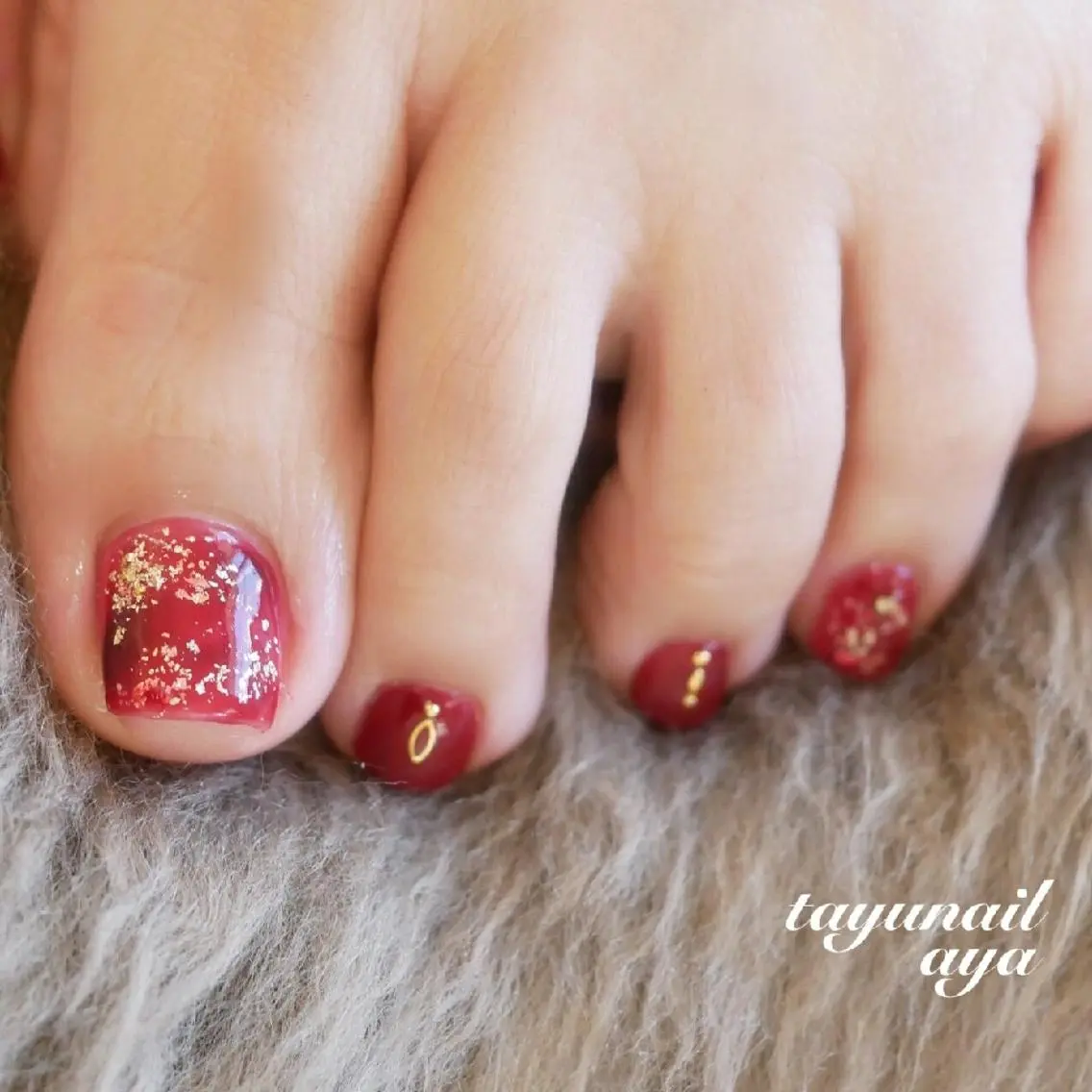 ネイル ブルー フットネイル ジェルネイル パラジェル 赤色 ネイルサロン 【たゆnail】のネイルデザイン