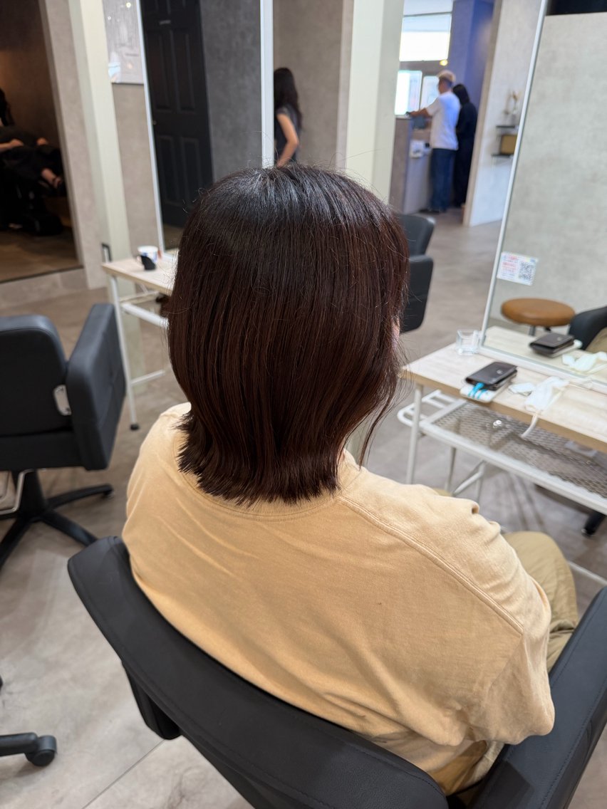 セミロング 上田 愛菜のヘアスタイル