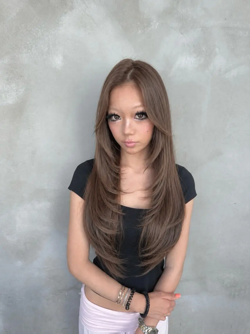 ロング カラー ロングレイヤー ブラウンカラー 透明感カラー 顔まわりレイヤー 韓国風ヘア カット ヘアカラー トリートメント レイヤーカット/透明 感カラー/遠藤惟斗のヘアスタイル