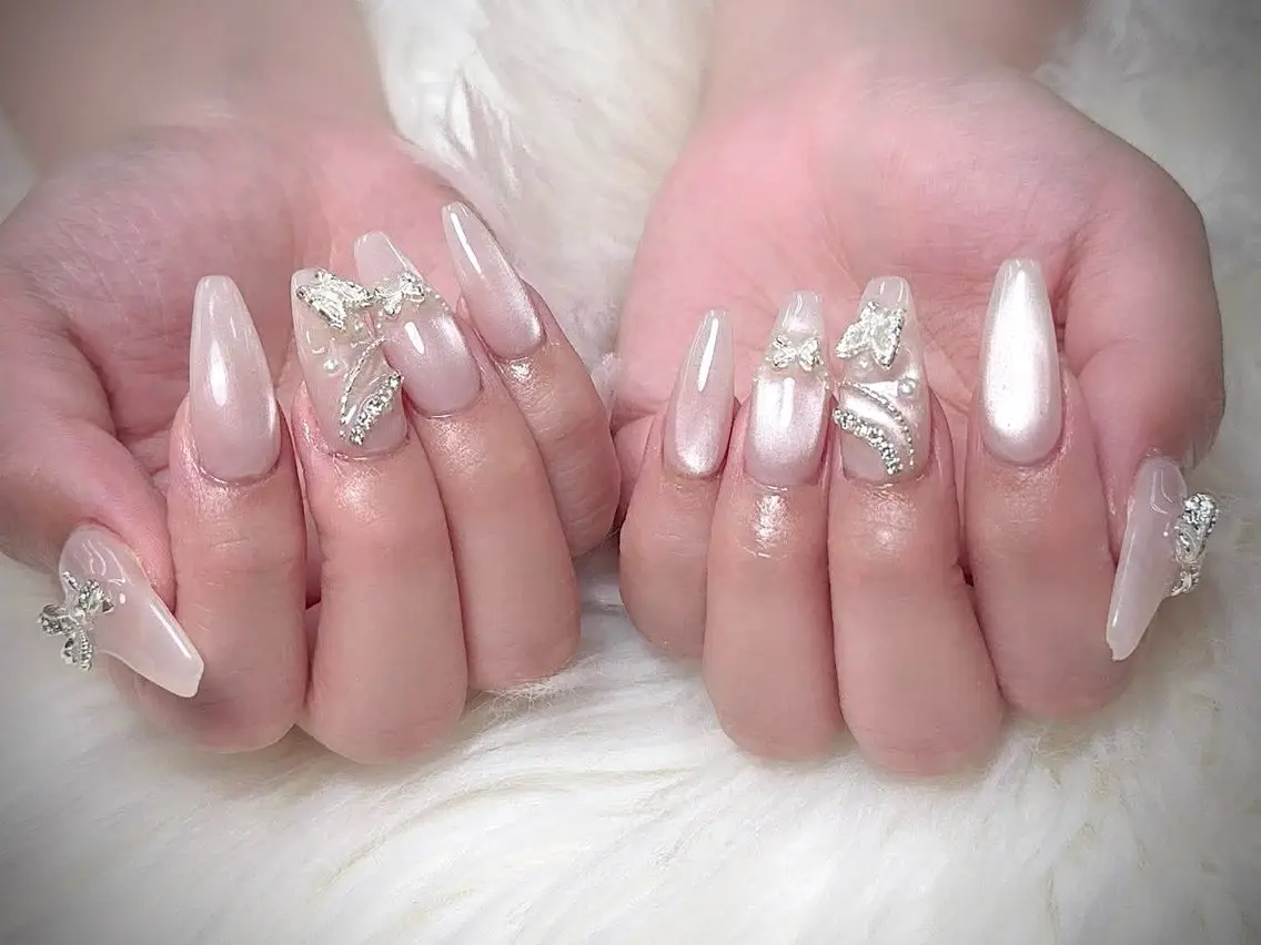 ネイル フレンチネイル グラデーション 韓国ネイル マグネットネイル ミラーネイル ハンドネイル ハンドケア Hara Nail 【持ち込みOK】のネイルデザイン
