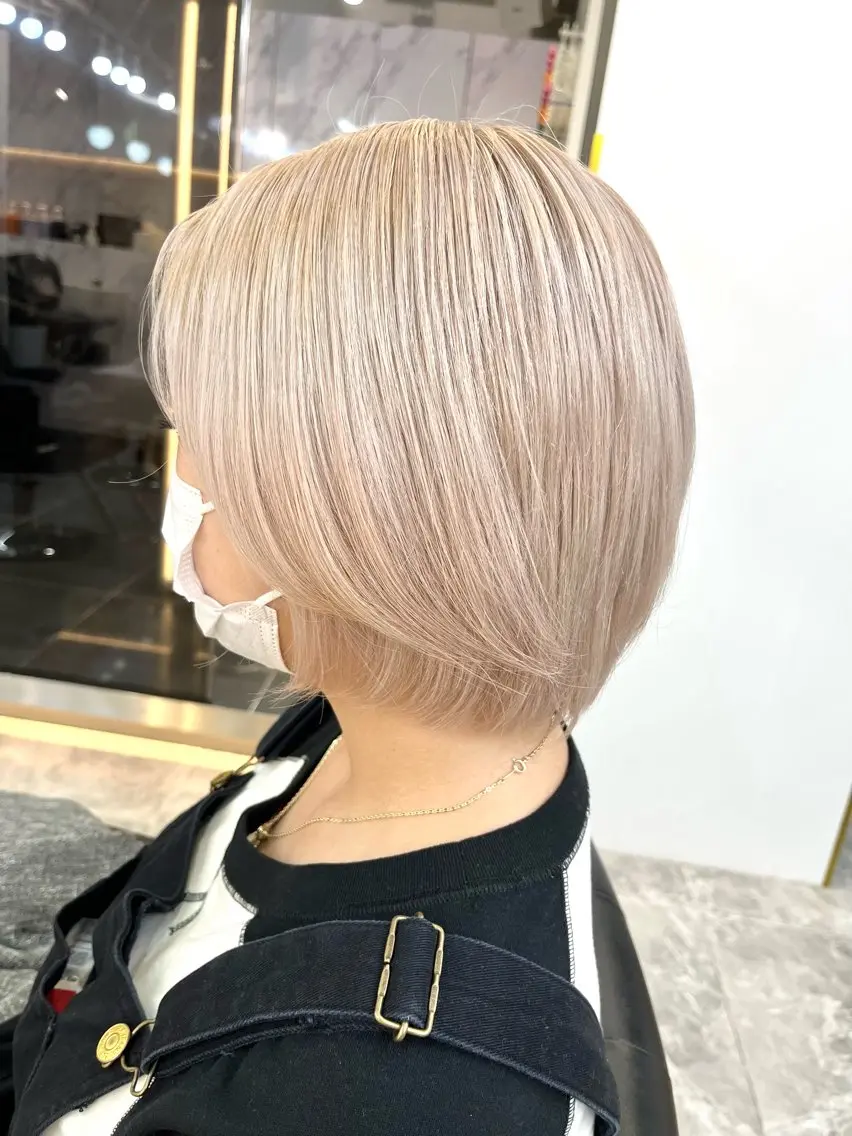 ショート カラー ハイトーンカラー カット ヘアカラー トリートメント レイヤー似合わせ 透明感カラーりきやのヘアスタイル