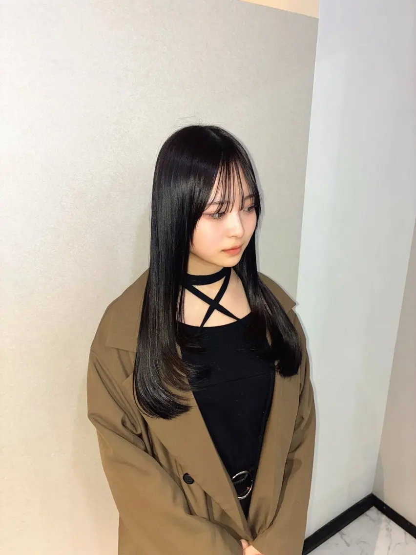 ロング カラー 透明感カラー レイヤーカット ハナダ メイのヘアスタイル