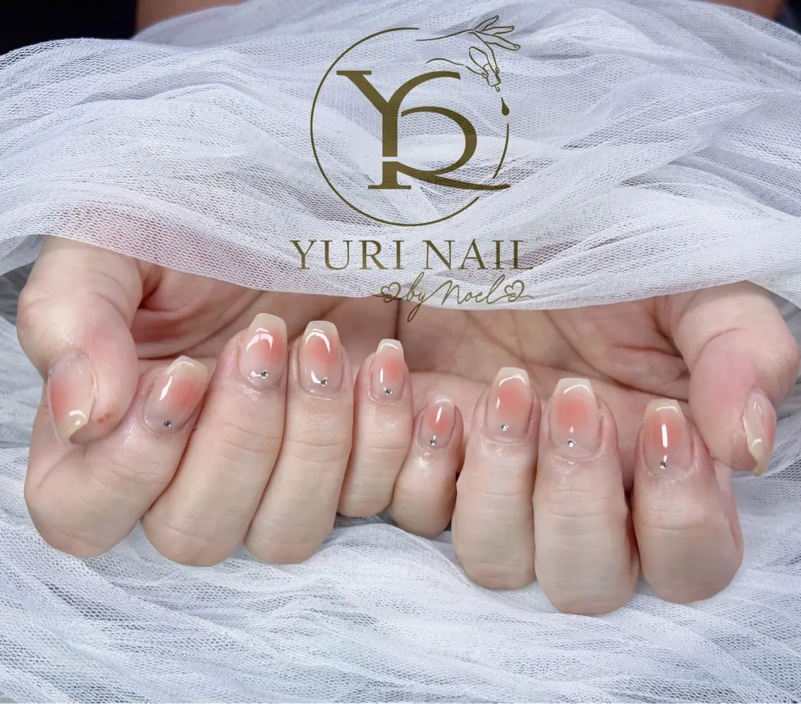 ネイル ハンドネイル フットネイル ハンドケア YURI Nail NARITAのネイルデザイン