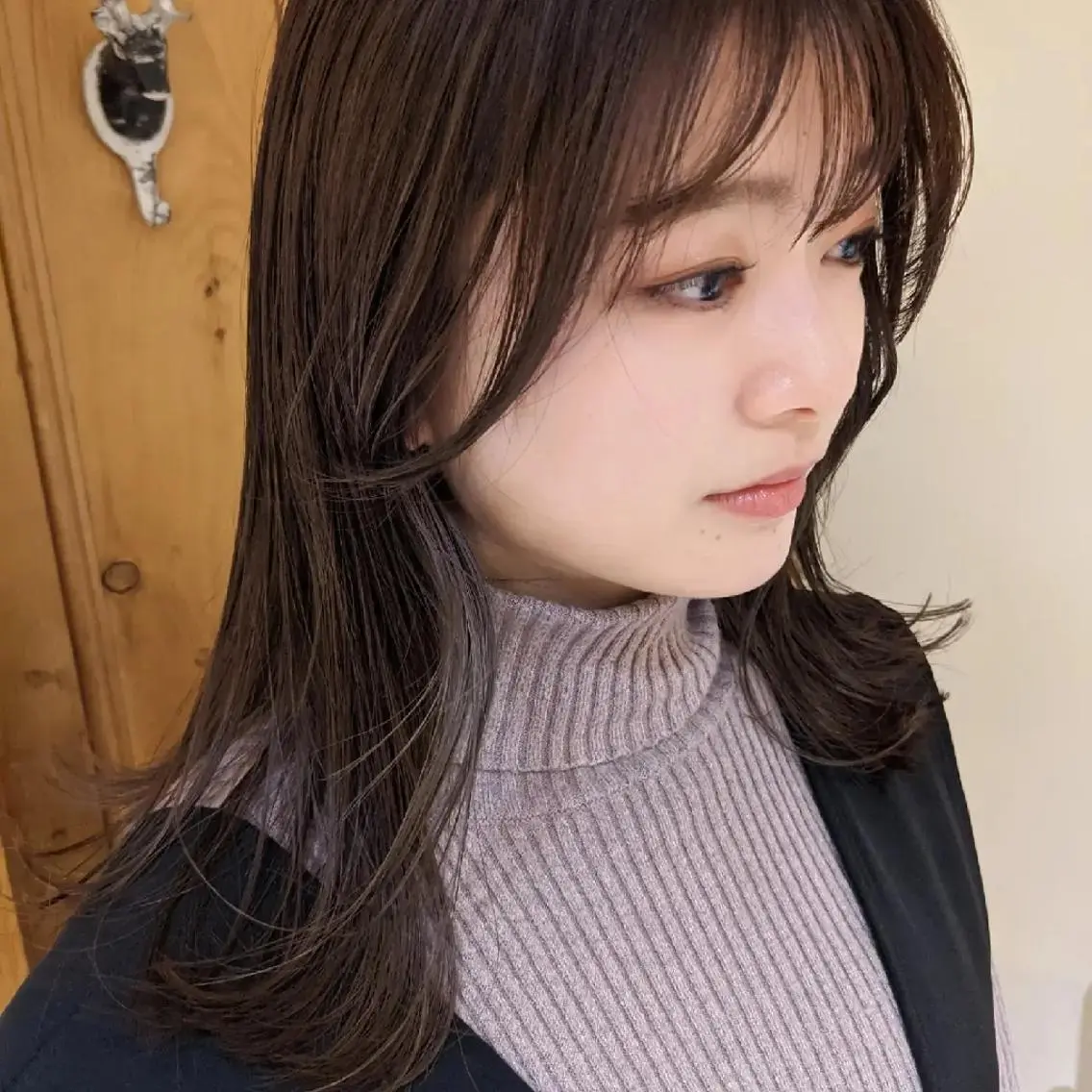 セミロング カラー ラベンダーカラー 顔周りカット マエハラ ナナのヘアスタイル